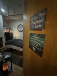 Entry to a peaceful therapeutic massage.